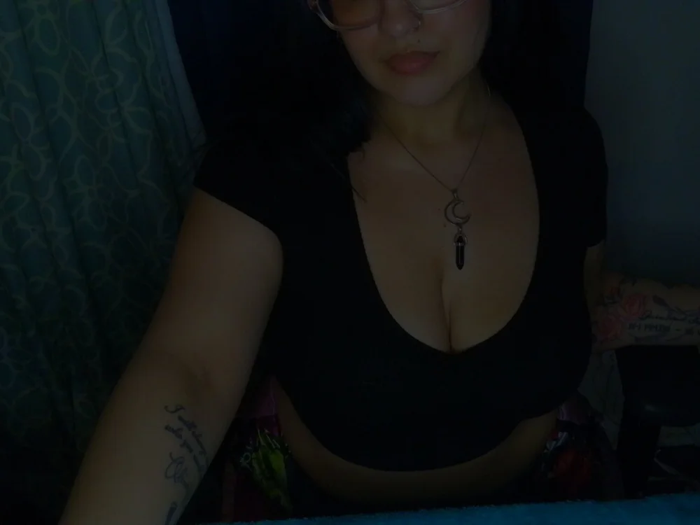 sinfulbrat_c offline chatrum
