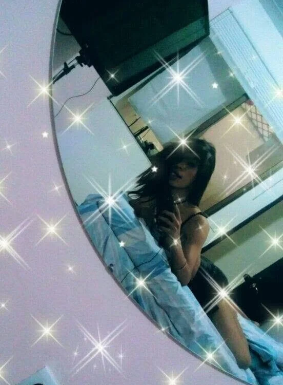 ravenous_charmer Adlı Modelin Çevrimdışı XXX Sohbeti