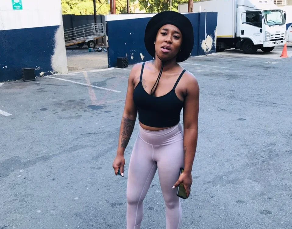 Slenderbeautyx: συνομιλία ΧΧΧ εκτός σύνδεσης