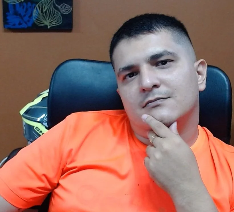 BoyHot_911 offline chatrum