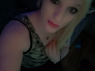 SexyBlondMandy profile