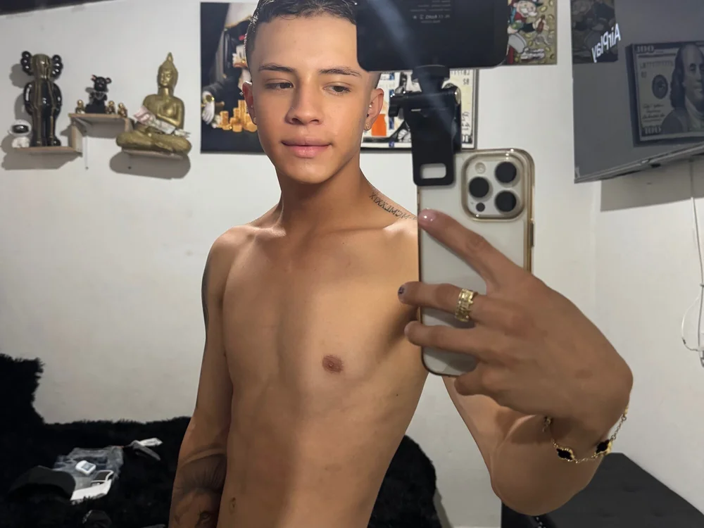 estebanr_777 offline XXX-chat