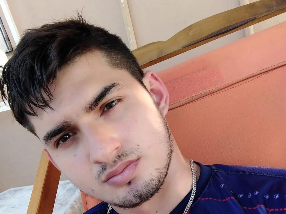 CuchiCuchi's Offline Chat Room