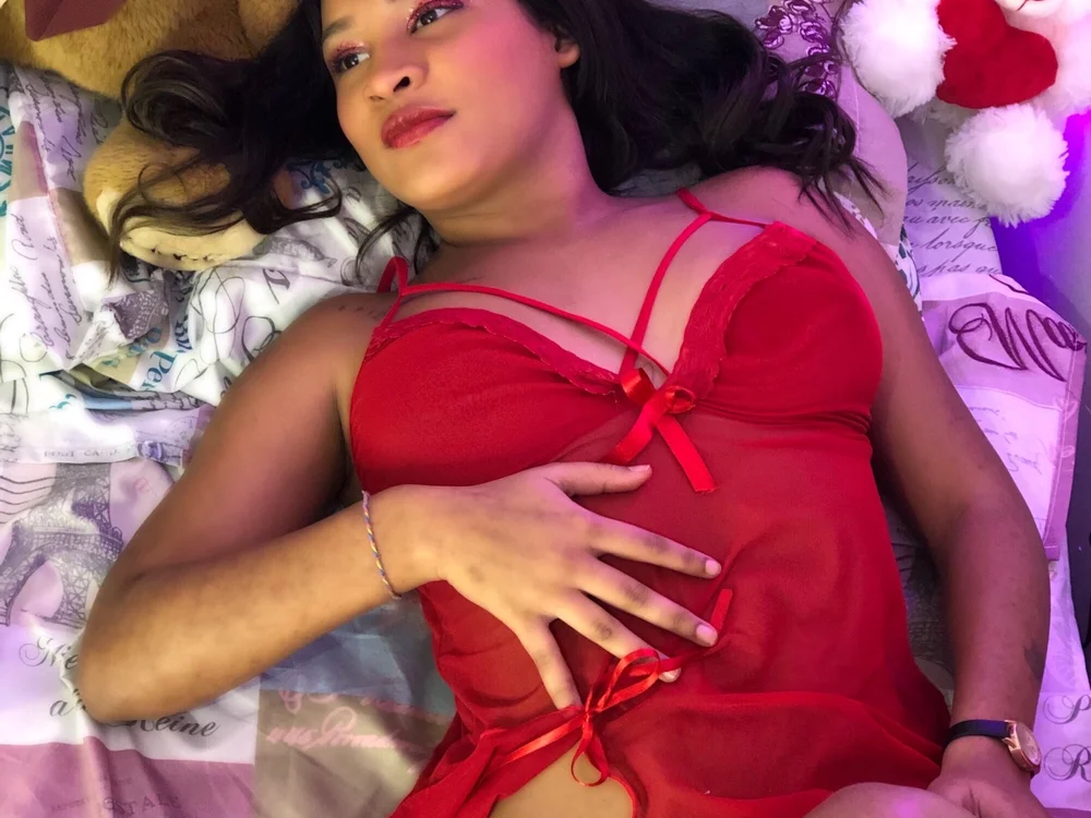 tati_khalifa's Offline Chat Room