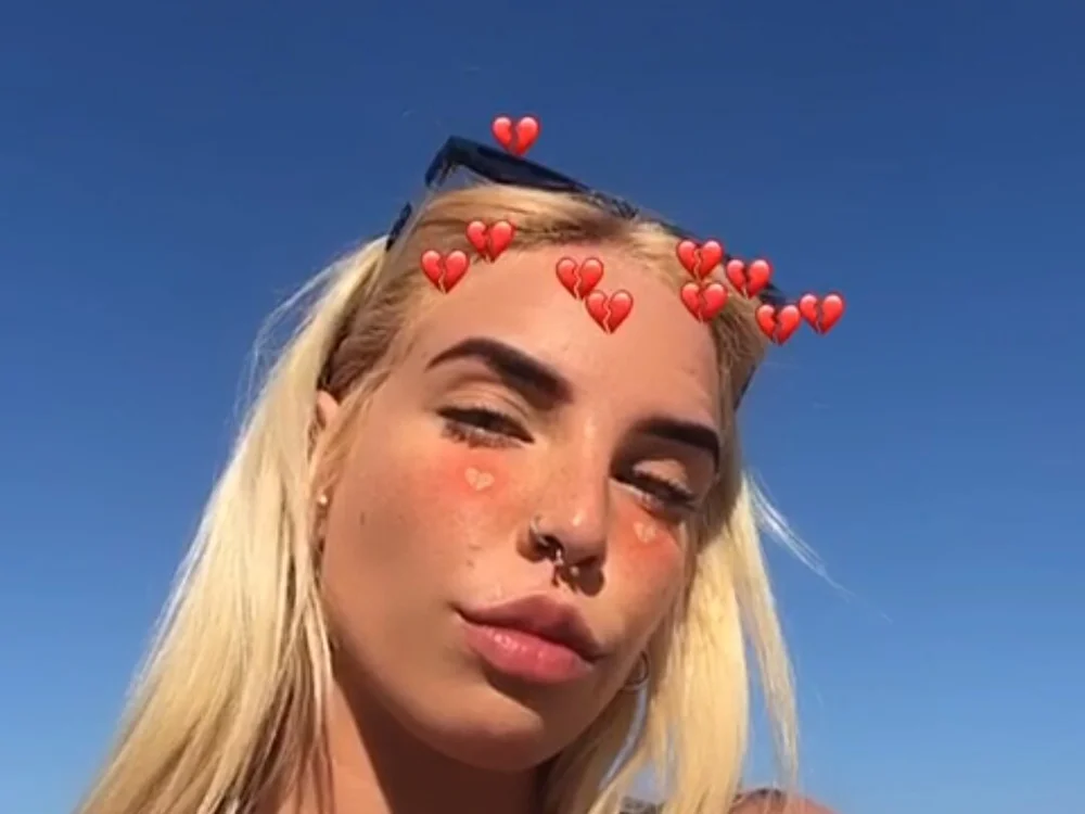 lolahv7 offline chatrum