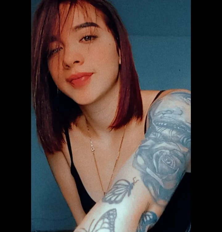 LauraBangss' Offline Chat Room