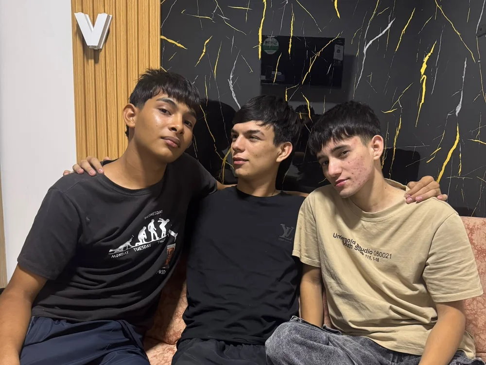 billy_sexxx18 offline XXX-chat