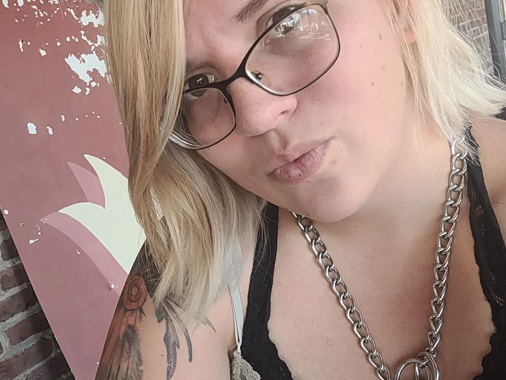 MistySaffire10's Offline Chat Room
