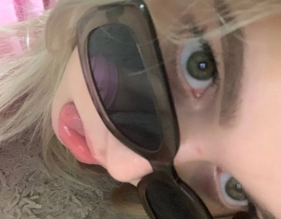 AlthenaAcuff's Offline XXX Chat