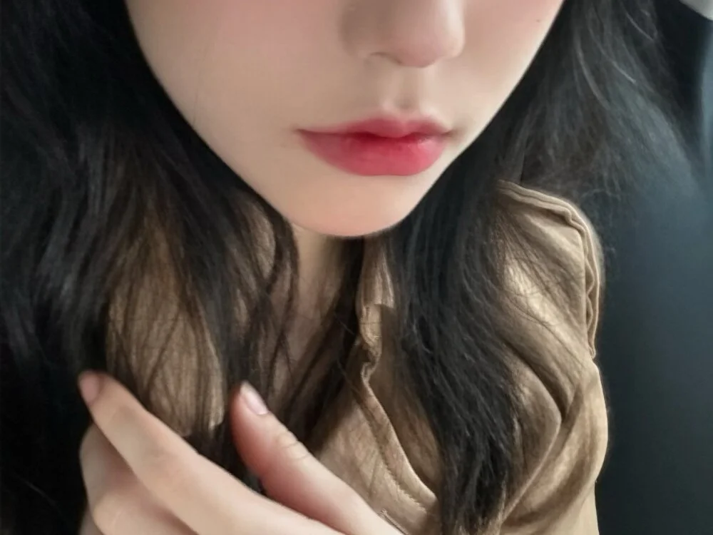 cqyyds01 Adlı Modelin Çevrimdışı XXX Sohbeti