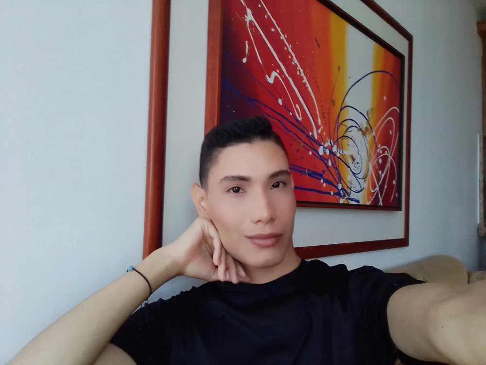 cala_33's Offline XXX Chat