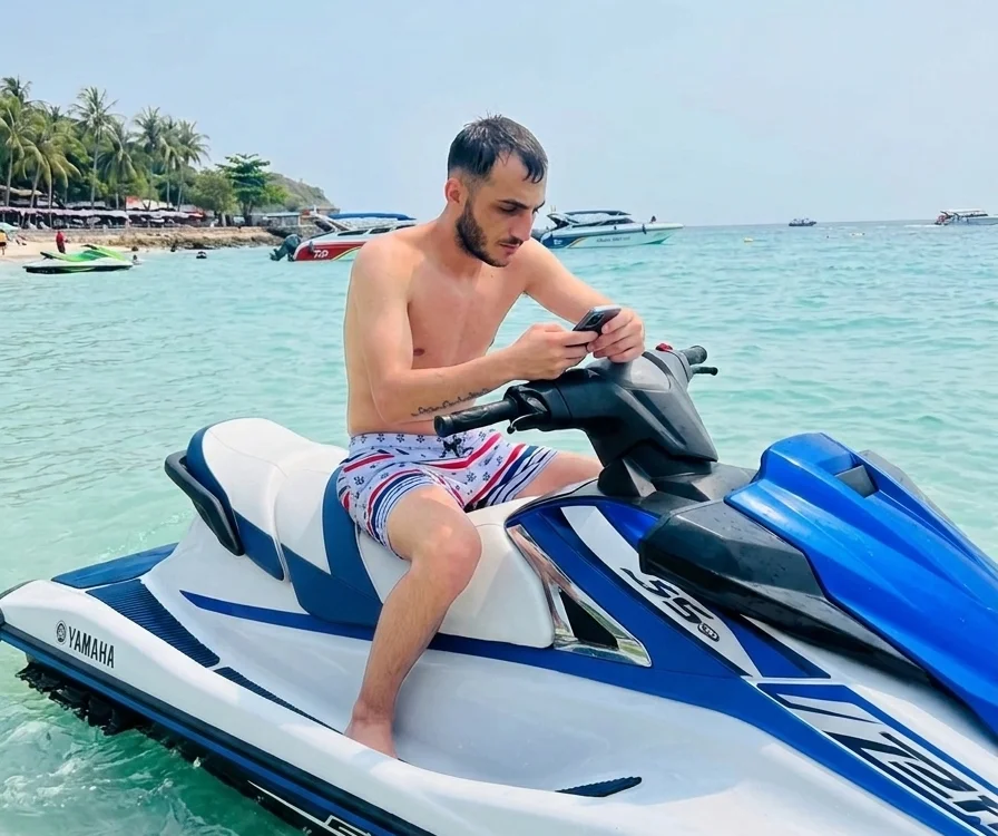 brky3469 Adlı Modelin Çevrimdışı XXX Sohbeti