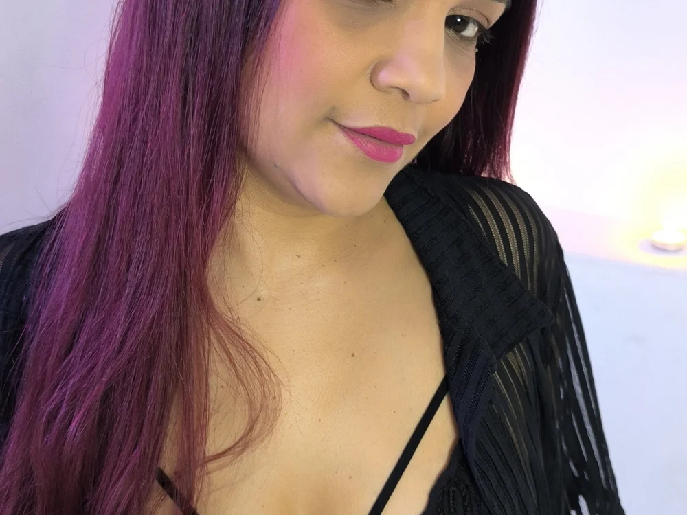 EMMY__COOPER Offline Chatraum