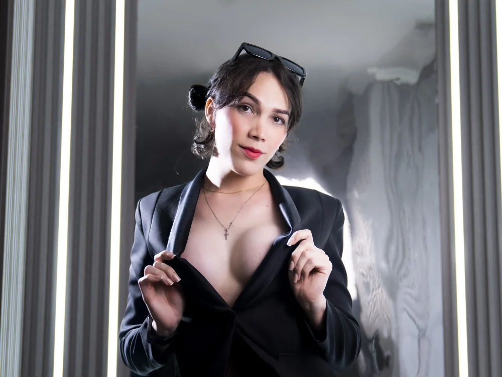 MadameRuiz's Offline XXX Chat