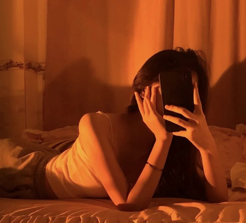 Sunset_glow Adlı Modelin Çevrimdışı XXX Sohbeti