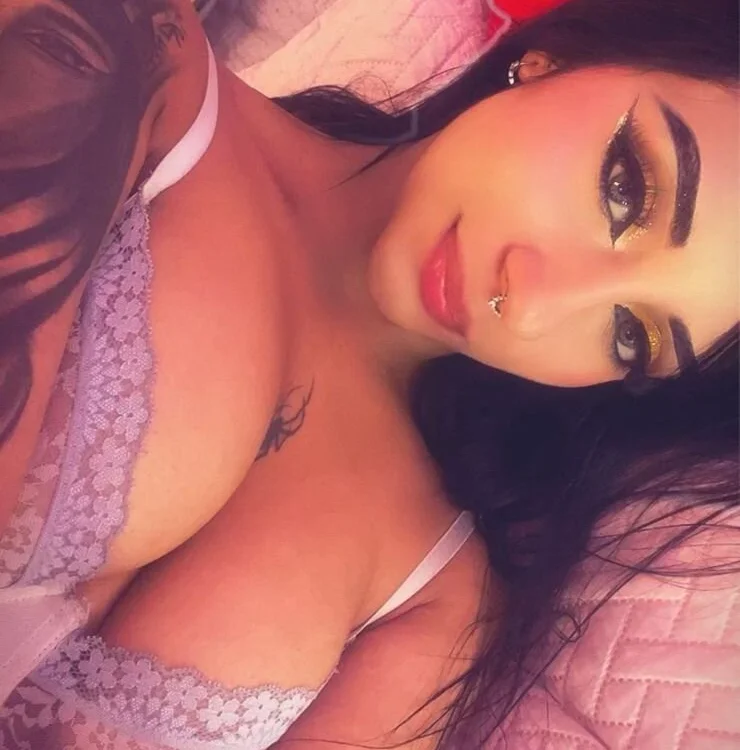 camille1310 Offline XXX-chat