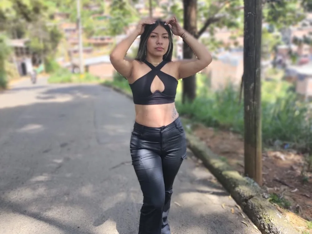 JESSYCHERNOBIL: офлайн-секс-чат