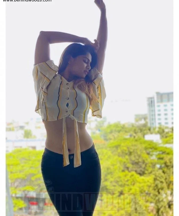 دردشة Shivani_hot1 الجنسية دون اتصال