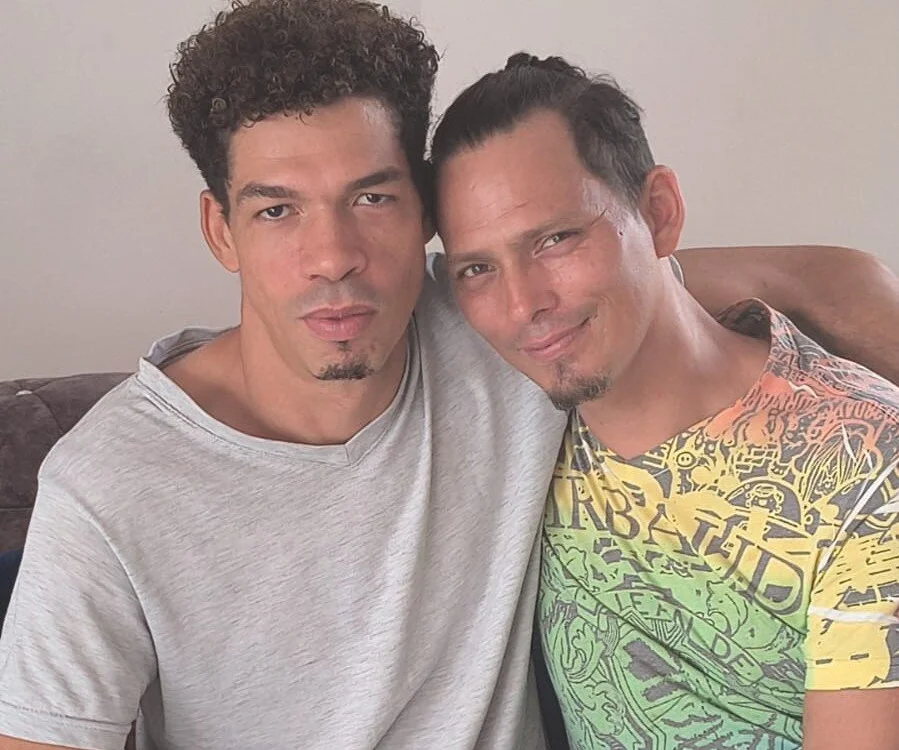 MATHEW-BILLIE Offline XXX-Chat