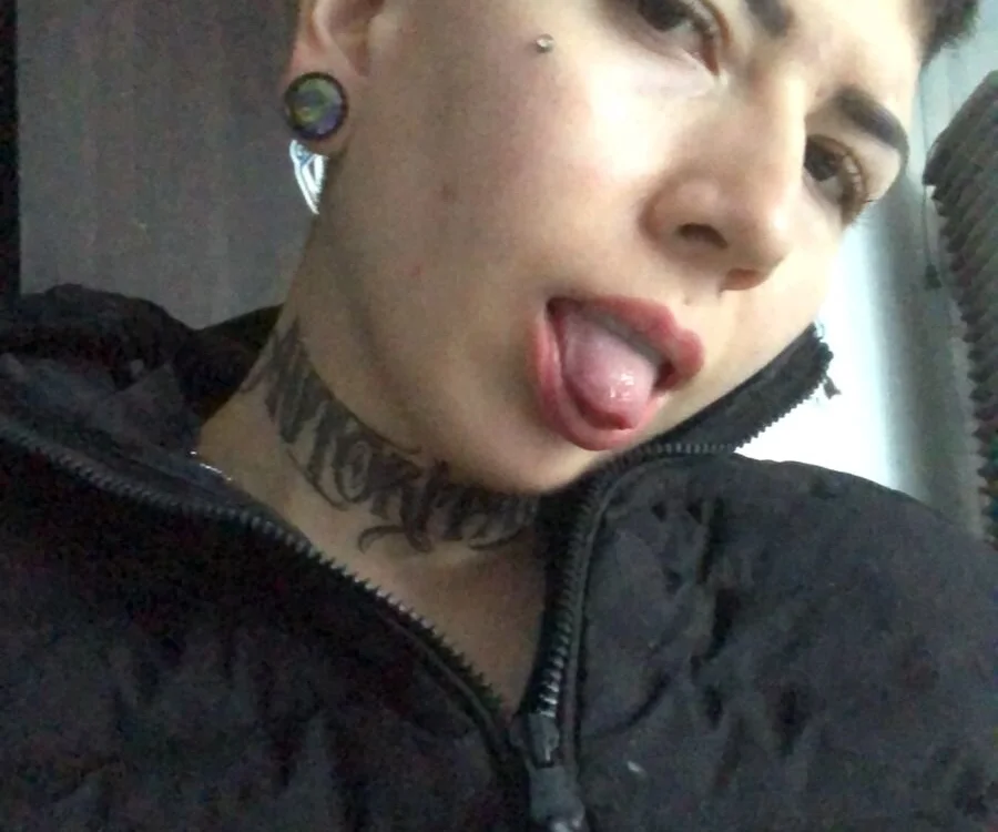 Mistresswitch's Offline XXX Chat