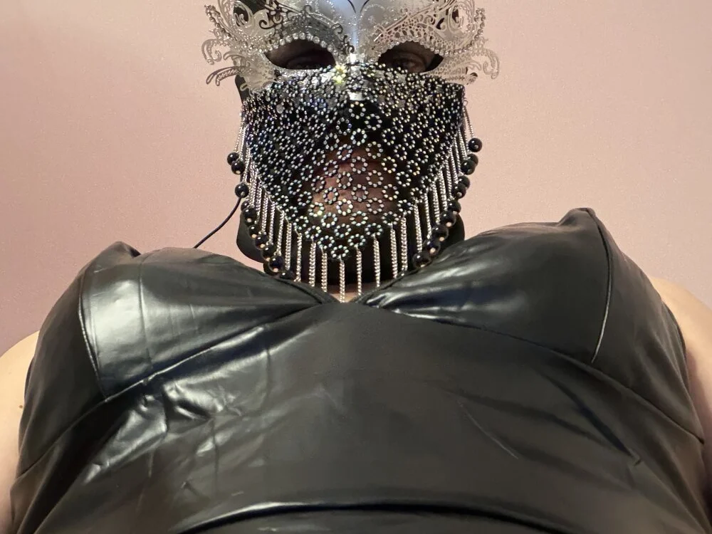 CHATOUBOY Offline XXX-Chat