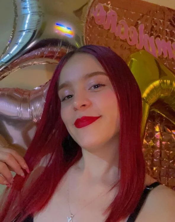 Sofiacutered's Offline Chat Room