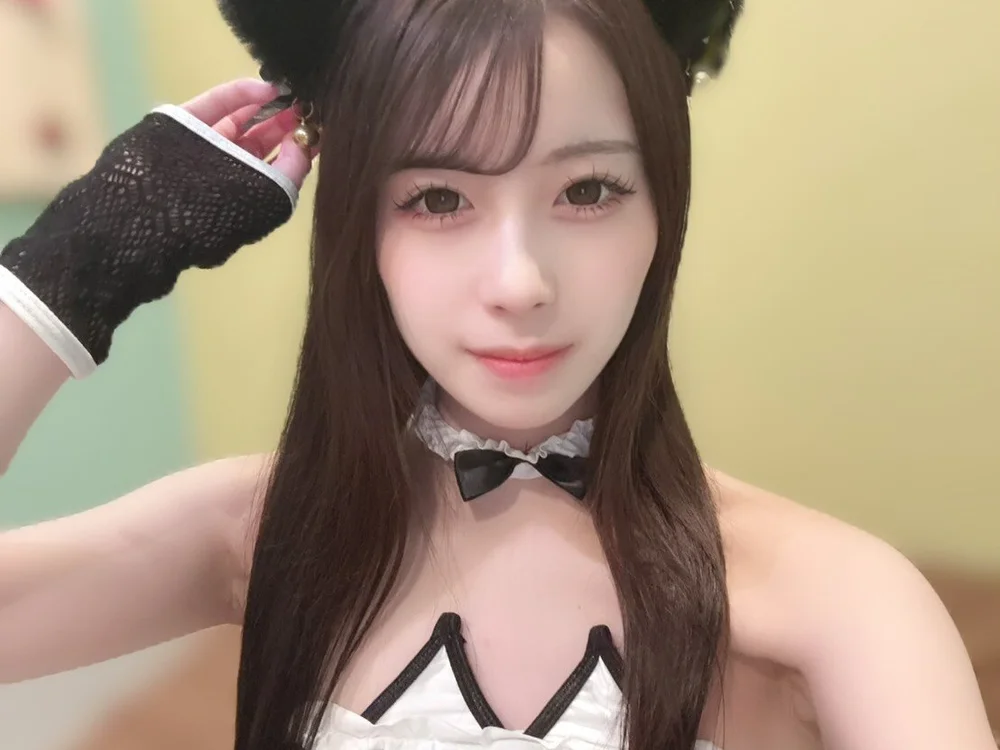 hiima_chan_'s Offline XXX Chat
