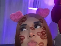 Model PinkLuna_LolaBloom