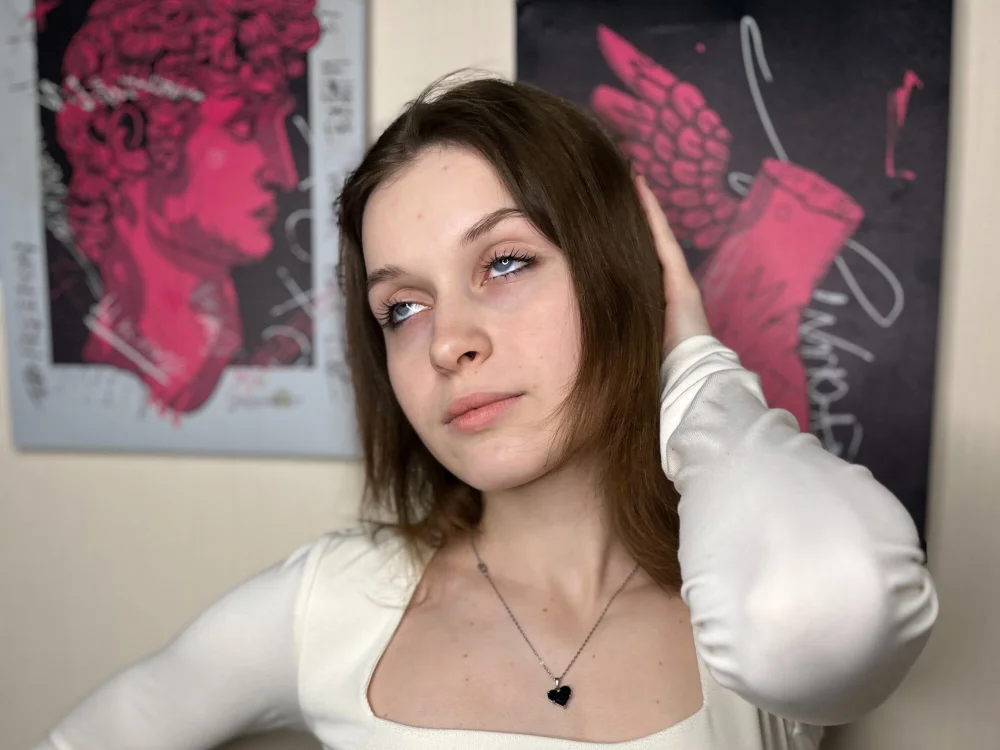EleanorFranci's Offline Chat Room