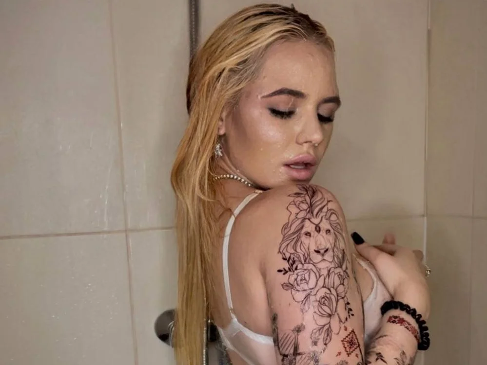 Monique_Holt's Offline XXX Chat