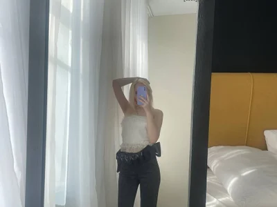 Rene_Avery Female Oilshow Free Cam Chat