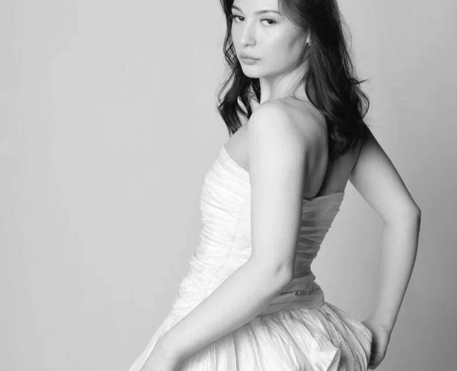 JuneSikula অফলাইন XXX চ্যাট