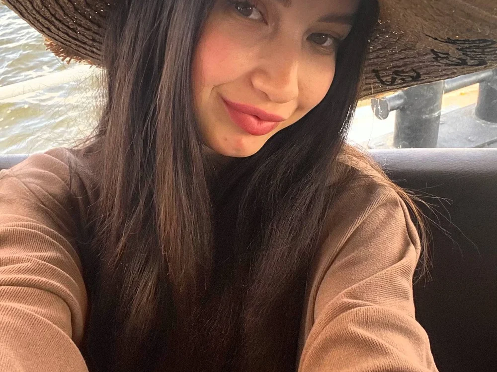 MonaHicks' Offline XXX Chat