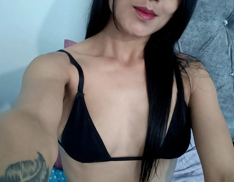 vMiaTaylorper offline chatrum