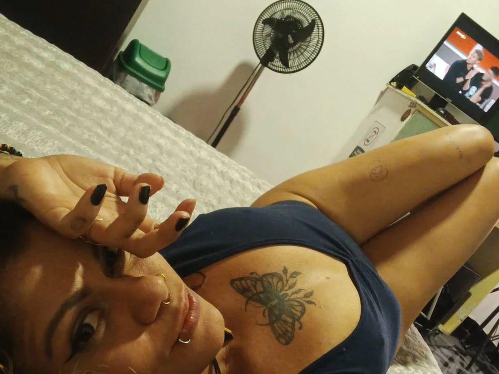 violetbrownn86 Offline Chatraum