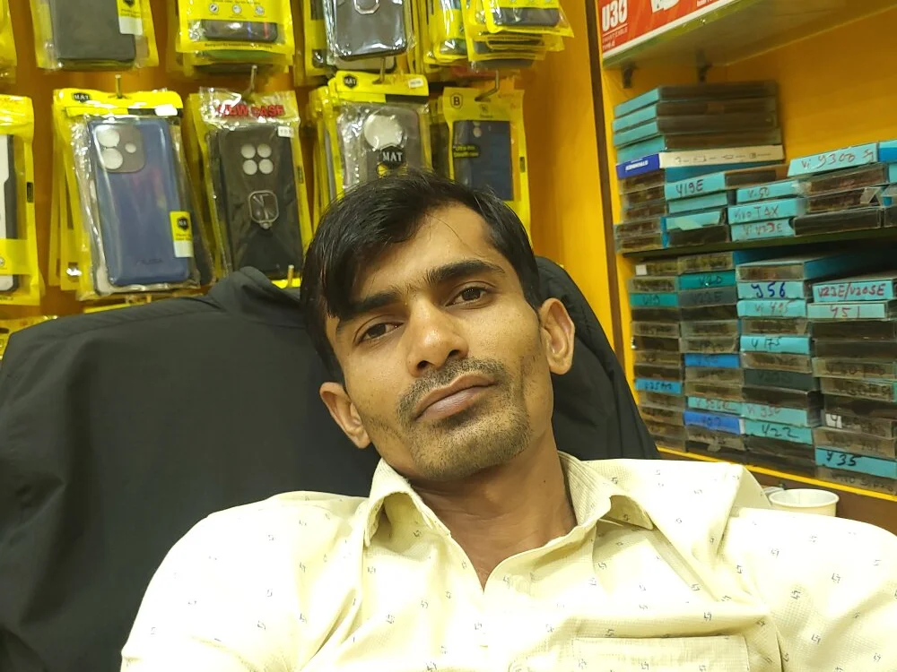 Naveen9100Unity: συνομιλία ΧΧΧ εκτός σύνδεσης