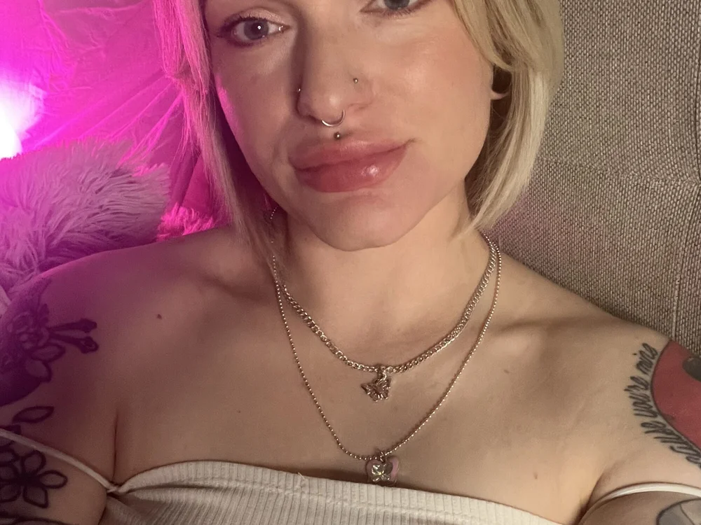 favnorwegian's Offline Chat Room