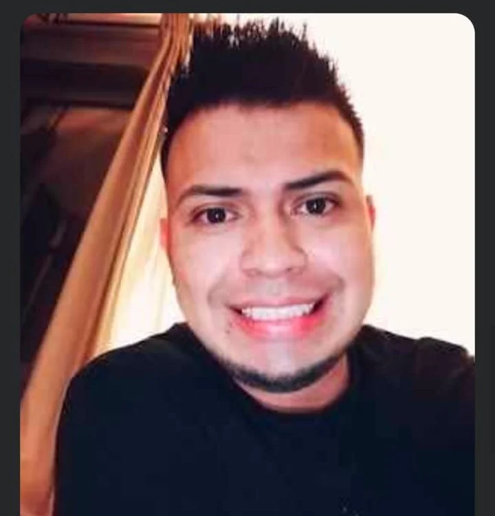 Maximo_225's Offline Chat Room