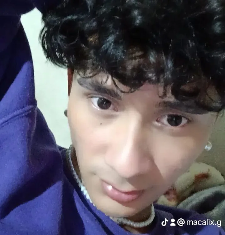 Ericksito_G's Offline Chat Room
