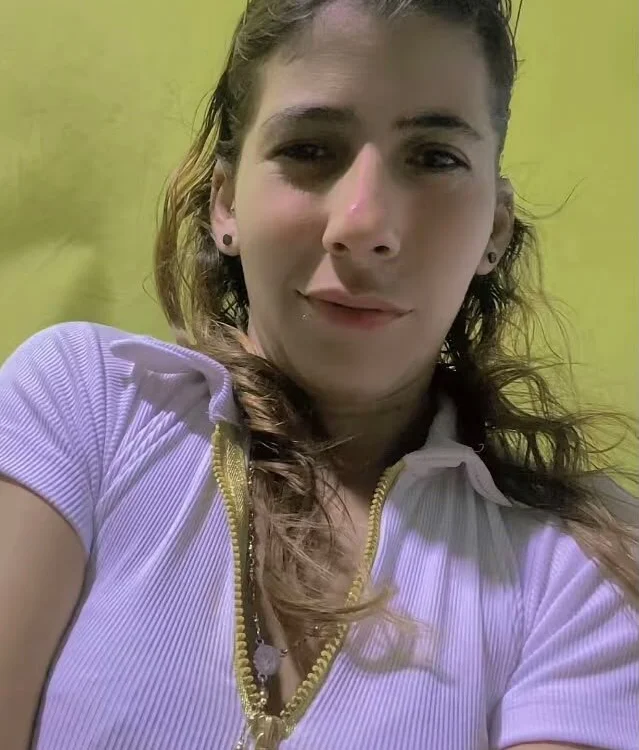 Fabiana_V's Offline Chat Room