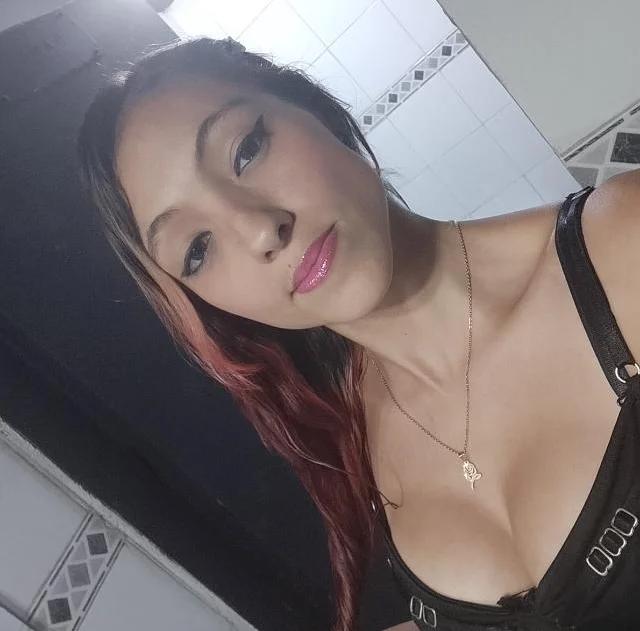 SpicyLuna98's Offline XXX Chat
