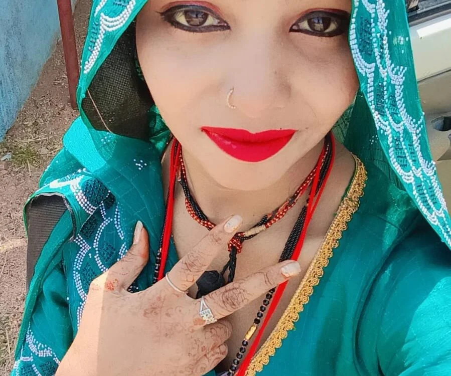 Hott_barsha Adlı Modelin Çevrimdışı Sohbet Odası