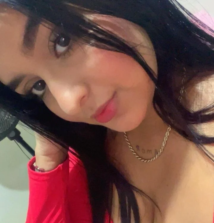 nahomy_7 Offline XXX-Chat