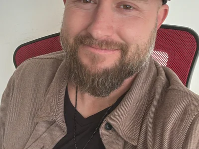 Profile of StraightLezbo