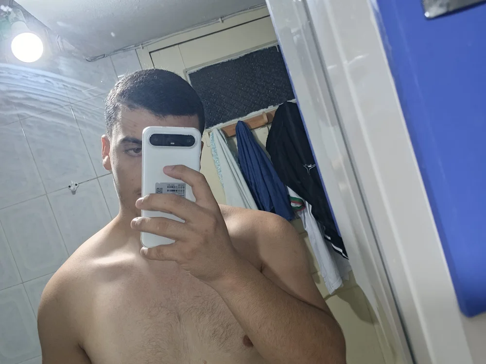 khirou_3 Obrolan XXX Offline