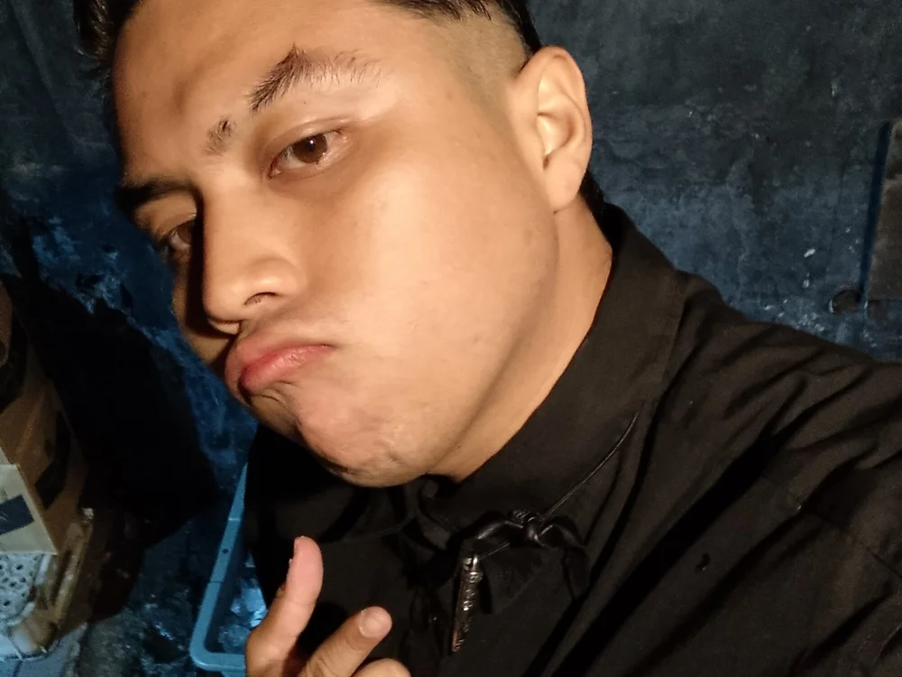 xxavviisMH's Offline XXX Chat