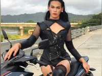 HugeAgatha's webcam live show