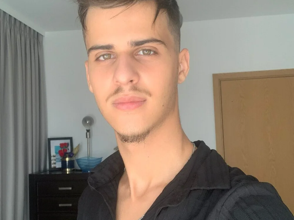 muscledesire Offline XXX Chat