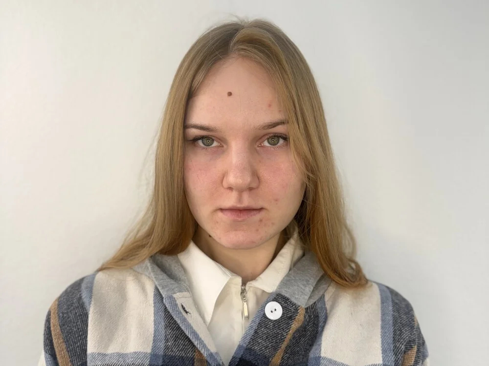 JanuaryTorra 離線 XXX 聊天