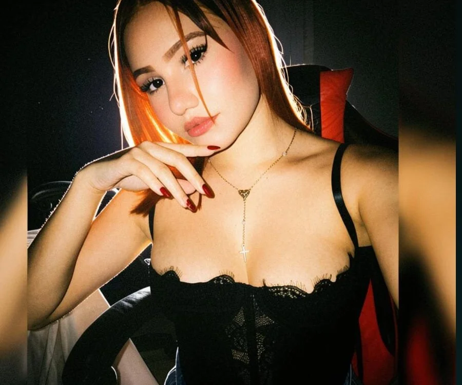 Girls_hot_honey's Offline Chat Room
